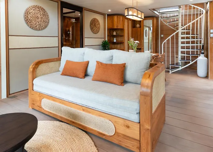 Desa La Casa Modular Villa *